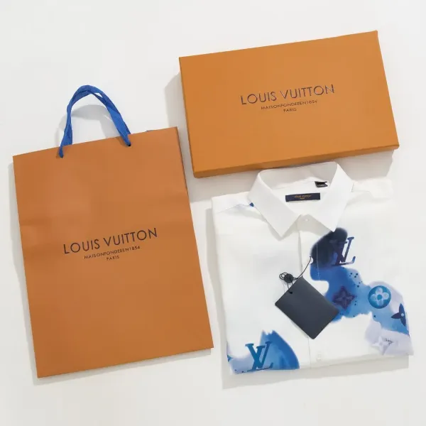 LV【LOUIS VUITTON 公式旗艦店】ルイヴィトン シャツ ご好評に付き再入荷 250222 LV【LOUIS VUITTON 公式旗艦店】ルイヴィトン シャツ ご好評に付き再入荷 250222