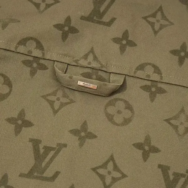 LV【LOUIS VUITTON 公式旗艦店】ルイヴィトン シャツ ご好評に付き再入荷 250222 LV【LOUIS VUITTON 公式旗艦店】ルイヴィトン シャツ ご好評に付き再入荷 250222