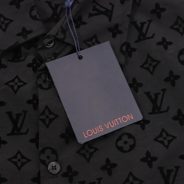 LV【LOUIS VUITTON 公式旗艦店】ルイヴィトン シャツ ご好評に付き再入荷 250219 LV【LOUIS VUITTON 公式旗艦店】ルイヴィトン シャツ ご好評に付き再入荷 250219