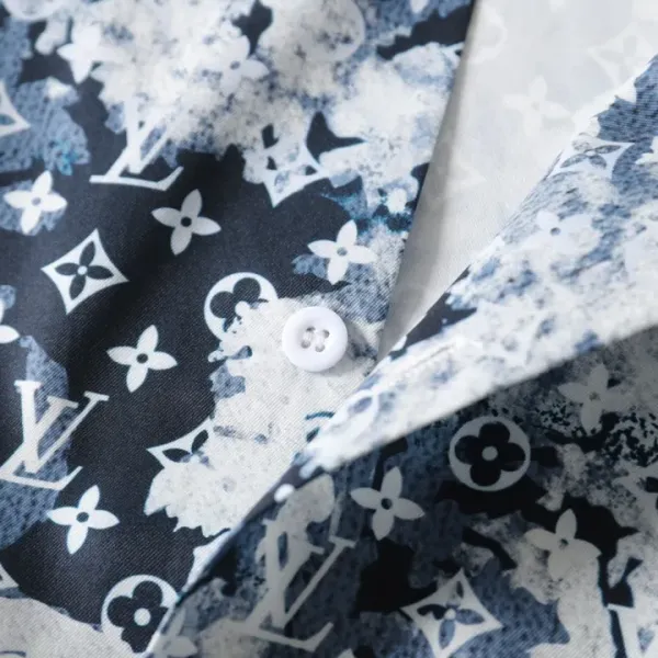LV【LOUIS VUITTON 公式旗艦店】ルイヴィトン 半袖シャツ ご好評に付き再入荷 250219 LV【LOUIS VUITTON 公式旗艦店】ルイヴィトン 半袖シャツ ご好評に付き再入荷 250219