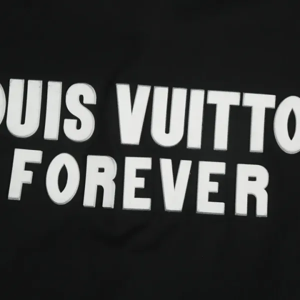 LV【LOUIS VUITTON 公式旗艦店】ルイヴィトン シャツ ご好評に付き再入荷 250219 LV【LOUIS VUITTON 公式旗艦店】ルイヴィトン シャツ ご好評に付き再入荷 250219