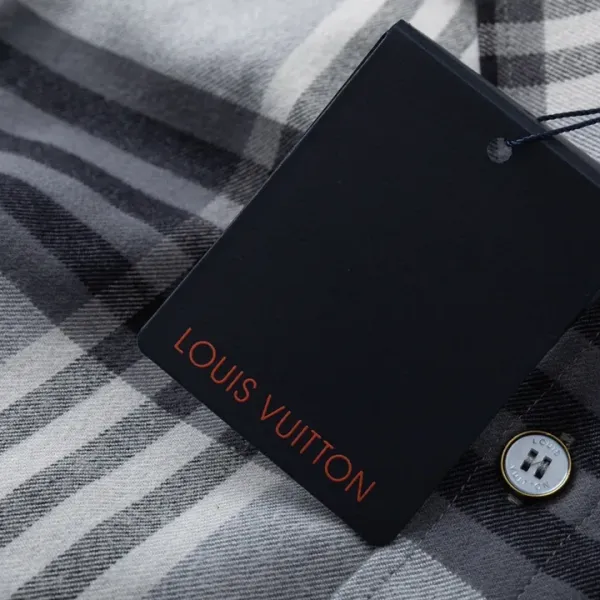 LV【LOUIS VUITTON 公式旗艦店】ルイヴィトン  シャツ  ご好評に付き再入荷 241119