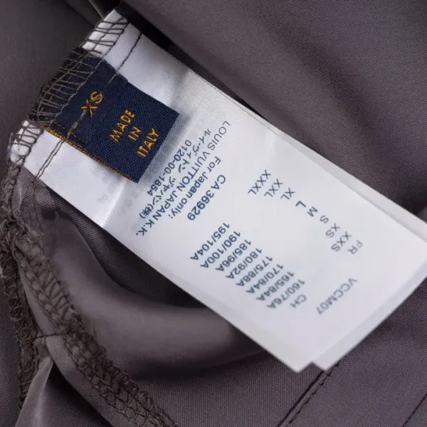 LV 【LOUIS VUITTON 公式旗艦店】ルイヴィトン 半袖シャツ ご好評に付き再入荷 240716 LV 【LOUIS VUITTON 公式旗艦店】ルイヴィトン 半袖シャツ ご好評に付き再入荷 240716
