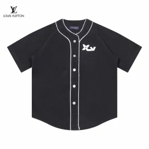 LV 【LOUIS VUITTON 公式旗艦店】ルイヴィトン 半袖シャツ ご好評に付き再入荷 240716 LV 【LOUIS VUITTON 公式旗艦店】ルイヴィトン 半袖シャツ ご好評に付き再入荷 240716