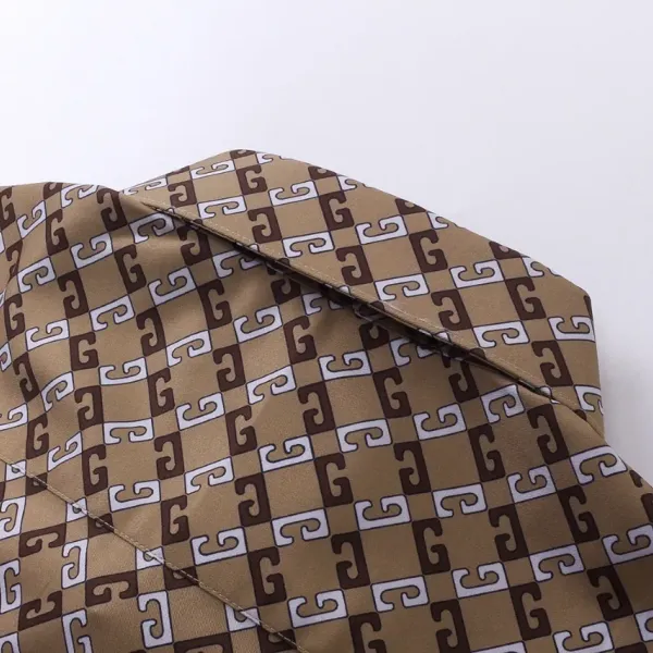 【GUCCI  公式旗艦店】グッチ  シャツ ご好評に付き再入荷  250222