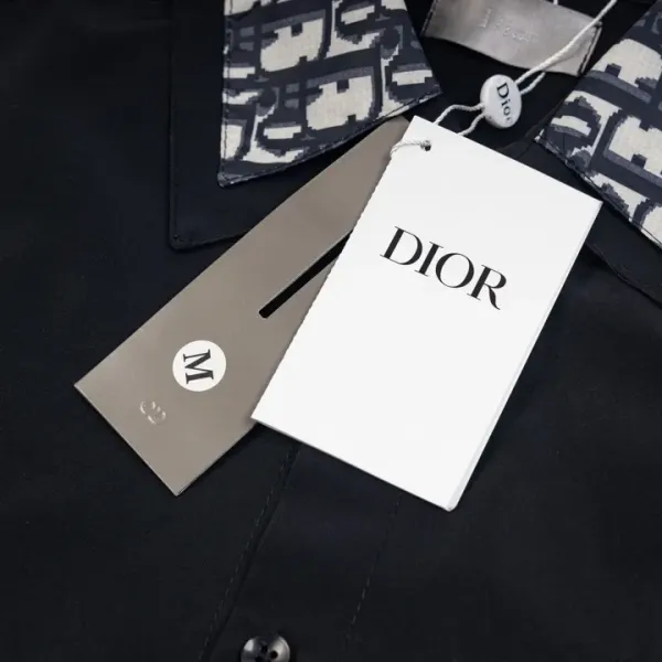 【DIOR  公式旗艦店】ディオール  シャツ  ご好評に付き再入荷 240831