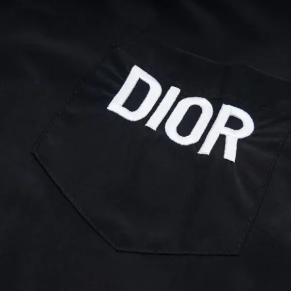 【DIOR  公式旗艦店】ディオール  シャツ  ご好評に付き再入荷 240831