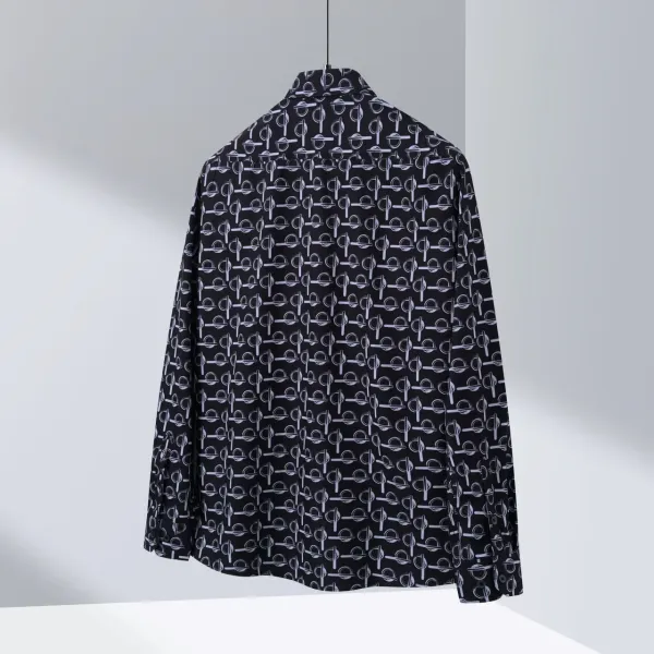 【BURBERRY  公式旗艦店】バーバリー シャツ ご好評に付き再入荷  250222