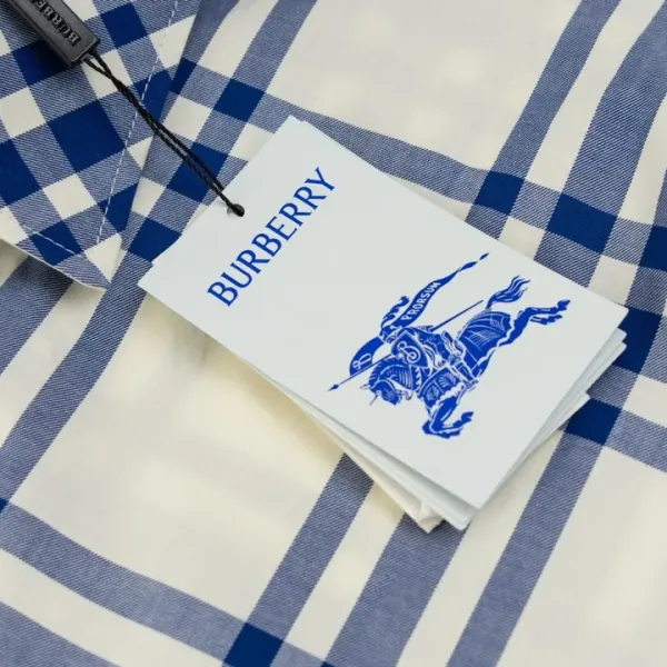 【BURBERRY 公式旗艦店】バーバリー シャツ ご好評に付き再入荷 24627 【BURBERRY 公式旗艦店】バーバリー シャツ ご好評に付き再入荷 24627