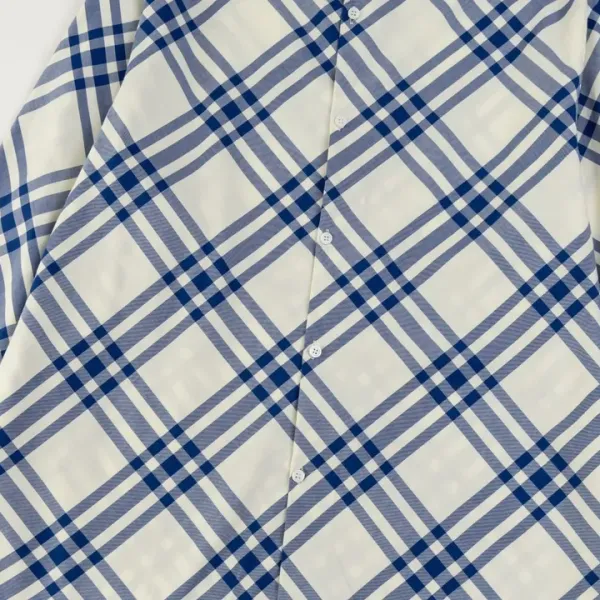 【BURBERRY 公式旗艦店】バーバリー シャツ ご好評に付き再入荷 24627 【BURBERRY 公式旗艦店】バーバリー シャツ ご好評に付き再入荷 24627