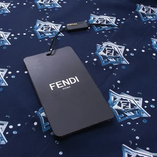 【FENDI 公式旗艦店】フェンディ  シャツ  ご好評に付き再入荷 250221