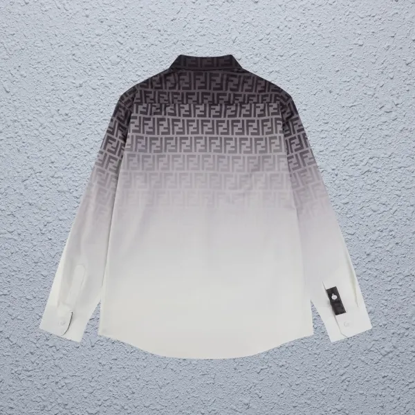 【FENDI 公式旗艦店】フェンディ シャツ ご好評に付き再入荷 250221 【FENDI 公式旗艦店】フェンディ シャツ ご好評に付き再入荷 250221