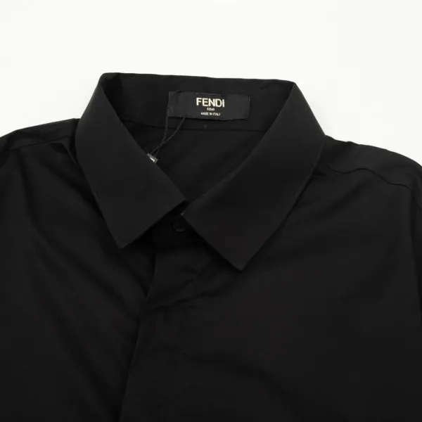 【FENDI 公式旗艦店】フェンディ シャツ ご好評に付き再入荷 240716 【FENDI 公式旗艦店】フェンディ シャツ ご好評に付き再入荷 240716