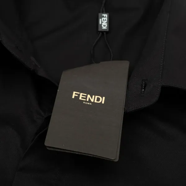 【FENDI 公式旗艦店】フェンディ シャツ ご好評に付き再入荷 240716 【FENDI 公式旗艦店】フェンディ シャツ ご好評に付き再入荷 240716