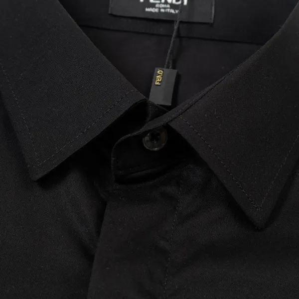 【FENDI 公式旗艦店】フェンディ シャツ ご好評に付き再入荷 240716 【FENDI 公式旗艦店】フェンディ シャツ ご好評に付き再入荷 240716