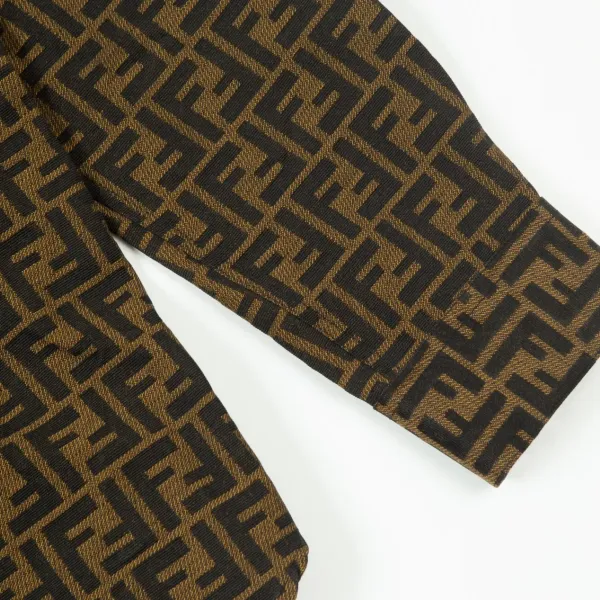 【FENDI 公式旗艦店】フェンディ シャツ ご好評に付き再入荷 240716 【FENDI 公式旗艦店】フェンディ シャツ ご好評に付き再入荷 240716