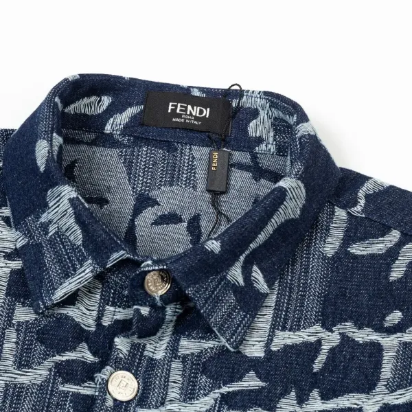 【FENDI 公式旗艦店】フェンディ シャツ ご好評に付き再入荷 240716 【FENDI 公式旗艦店】フェンディ シャツ ご好評に付き再入荷 240716