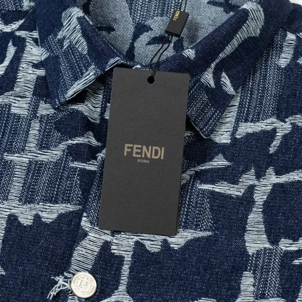 【FENDI 公式旗艦店】フェンディ シャツ ご好評に付き再入荷 240716 【FENDI 公式旗艦店】フェンディ シャツ ご好評に付き再入荷 240716