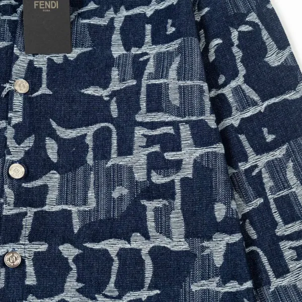 【FENDI 公式旗艦店】フェンディ シャツ ご好評に付き再入荷 240716 【FENDI 公式旗艦店】フェンディ シャツ ご好評に付き再入荷 240716