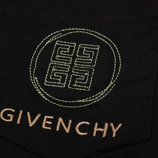 【GIVENCHY 公式旗艦店】ジバンシー  シャツ ご好評に付き再入荷 240716