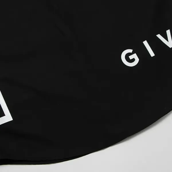 【GIVENCHY 公式旗艦店】ジバンシー 半袖シャツ ご好評に付き再入荷 240716