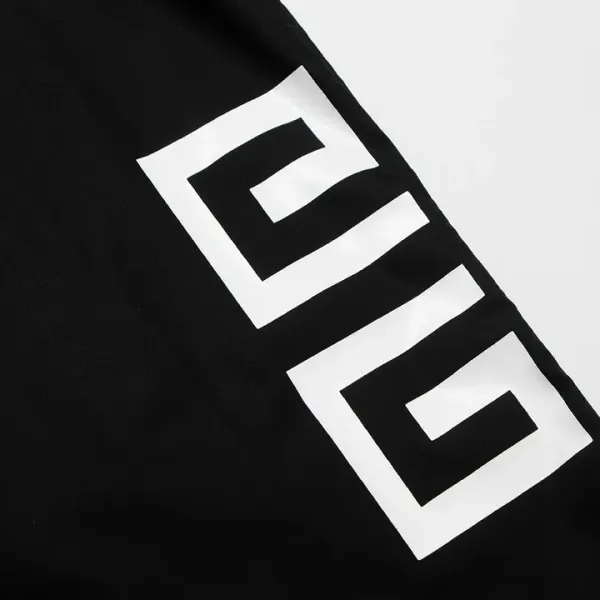 【GIVENCHY 公式旗艦店】ジバンシー 半袖シャツ ご好評に付き再入荷 240716