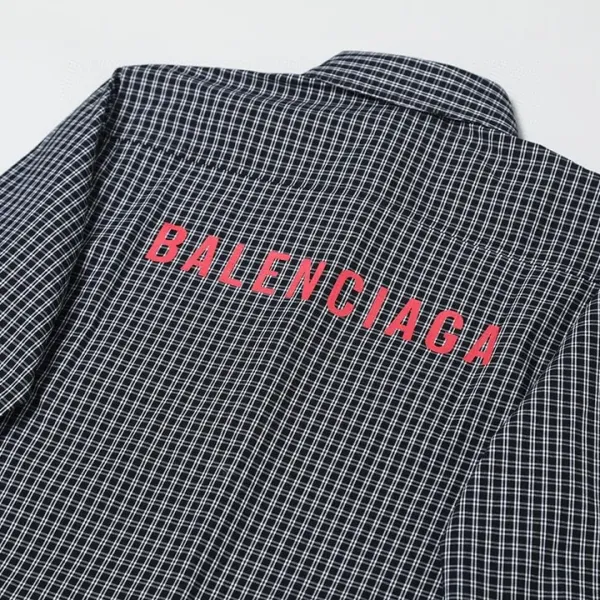 【BALENCIAGA 公式旗艦店】バレンシアガ シャツ ご好評に付き再入荷 250218 【BALENCIAGA 公式旗艦店】バレンシアガ シャツ ご好評に付き再入荷 250218