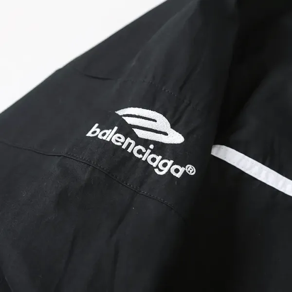 【BALENCIAGA 公式旗艦店】バレンシアガ シャツ ご好評に付き再入荷 250218 【BALENCIAGA 公式旗艦店】バレンシアガ シャツ ご好評に付き再入荷 250218