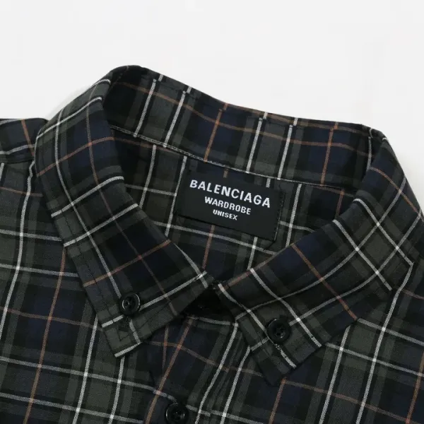 【BALENCIAGA 公式旗艦店】バレンシアガ  シャツ ご好評に付き再入荷  241119