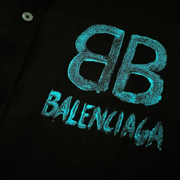 【BALENCIAGA 公式旗艦店】バレンシアガ シャツ ご好評に付き再入荷 240802 【BALENCIAGA 公式旗艦店】バレンシアガ シャツ ご好評に付き再入荷 240802