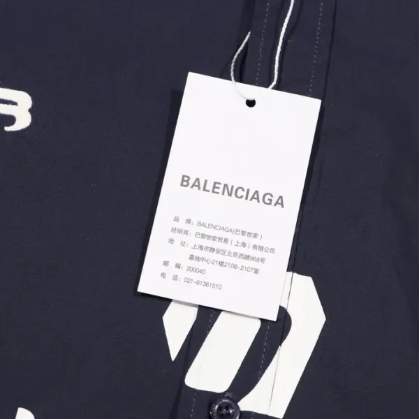 【BALENCIAGA 公式旗艦店】バレンシアガ  シャツ  ご好評に付き再入荷 240715