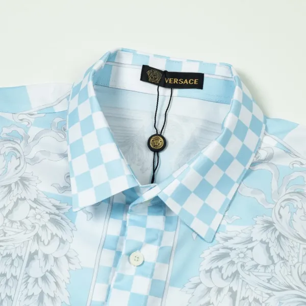 【VERSACE 公式旗艦店】ヴェルサーチ シャツ ご好評に付き再入荷 240716 【VERSACE 公式旗艦店】ヴェルサーチ シャツ ご好評に付き再入荷 240716