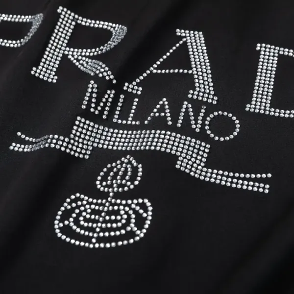 【PRADA  公式旗艦店】プラダ   シャツ ご好評に付き再入荷  241119