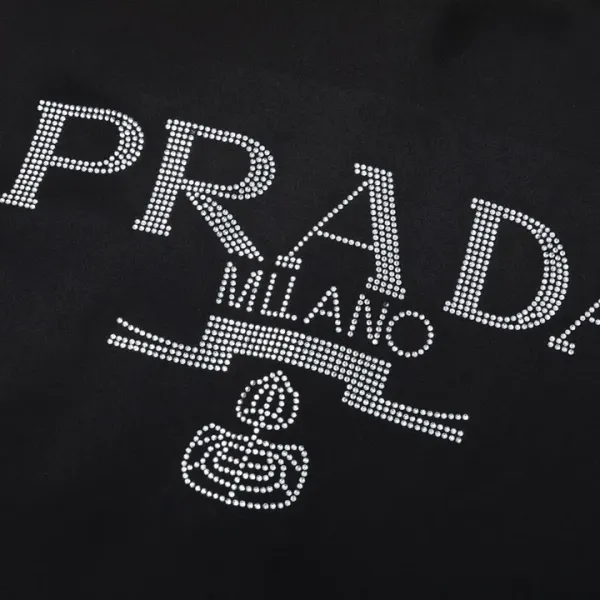 【PRADA  公式旗艦店】プラダ   シャツ ご好評に付き再入荷  241119