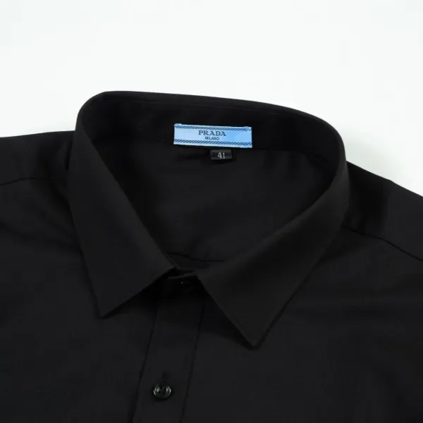【PRADA 公式旗艦店】プラダ シャツ ご好評に付き再入荷 240803 【PRADA 公式旗艦店】プラダ シャツ ご好評に付き再入荷 240803