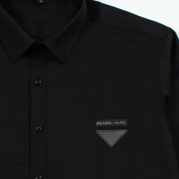【PRADA 公式旗艦店】プラダ シャツ ご好評に付き再入荷 240803 【PRADA 公式旗艦店】プラダ シャツ ご好評に付き再入荷 240803