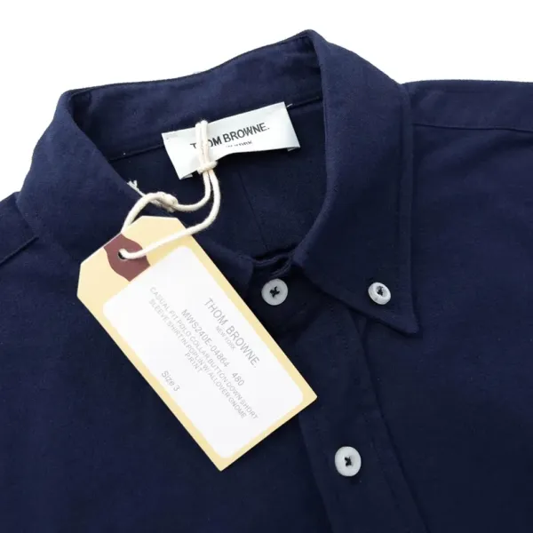 【ThomBrowne  公式旗艦店】トムブラウン   シャツ ご好評に付き再入荷  250221
