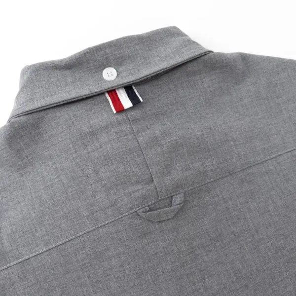 【ThomBrowne  公式旗艦店】トムブラウン   シャツ ご好評に付き再入荷  250221