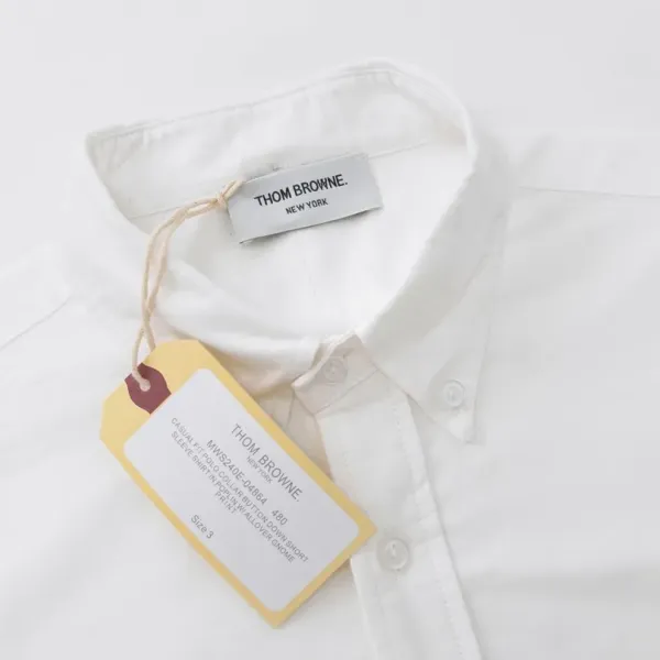 【ThomBrowne 公式旗艦店】トムブラウン シャツ ご好評に付き再入荷 250221 【ThomBrowne 公式旗艦店】トムブラウン シャツ ご好評に付き再入荷 250221