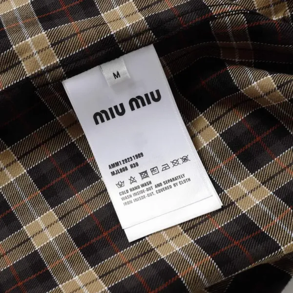 【Miumiu公式旗艦店】ミュウミュウ シャツ ご好評に付き再入荷 250219 【Miumiu公式旗艦店】ミュウミュウ シャツ ご好評に付き再入荷 250219