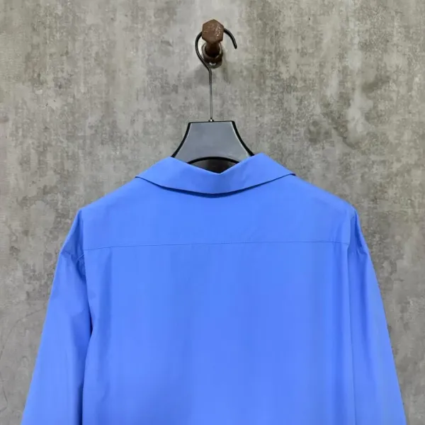 【Miumiu公式旗艦店】ミュウミュウ シャツ ご好評に付き再入荷 250219 【Miumiu公式旗艦店】ミュウミュウ シャツ ご好評に付き再入荷 250219