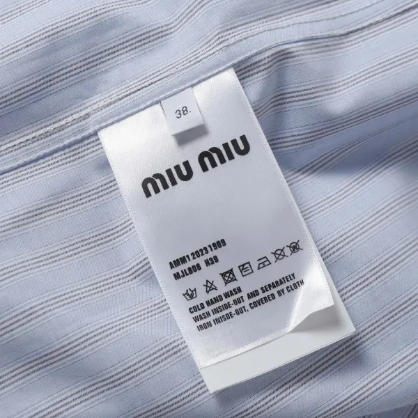 【Miumiu公式旗艦店】ミュウミュウ シャツ ご好評に付き再入荷 250219 【Miumiu公式旗艦店】ミュウミュウ シャツ ご好評に付き再入荷 250219