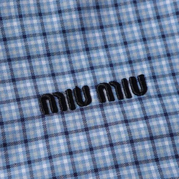 【Miumiu公式旗艦店】ミュウミュウ シャツ ご好評に付き再入荷 250219 【Miumiu公式旗艦店】ミュウミュウ シャツ ご好評に付き再入荷 250219