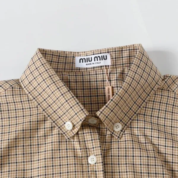 【Miumiu公式旗艦店】ミュウミュウ シャツ ご好評に付き再入荷 250219 【Miumiu公式旗艦店】ミュウミュウ シャツ ご好評に付き再入荷 250219