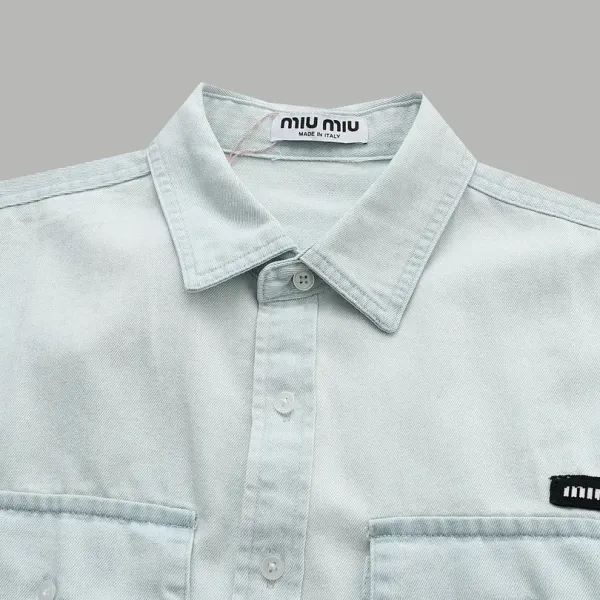 【Miumiu公式旗艦店】ミュウミュウ シャツ ご好評に付き再入荷 250219 【Miumiu公式旗艦店】ミュウミュウ シャツ ご好評に付き再入荷 250219