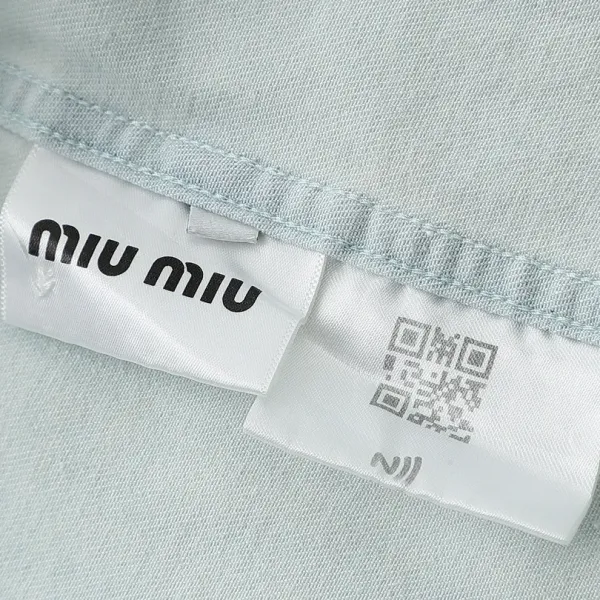 【Miumiu公式旗艦店】ミュウミュウ シャツ ご好評に付き再入荷 250219 【Miumiu公式旗艦店】ミュウミュウ シャツ ご好評に付き再入荷 250219