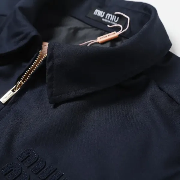 【Miumiu公式旗艦店】ミュウミュウ  シャツ ご好評に付き再入荷  250219