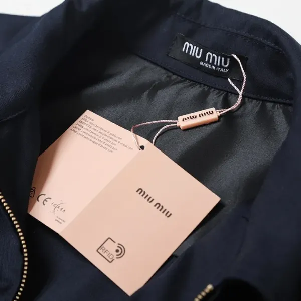 【Miumiu公式旗艦店】ミュウミュウ  シャツ ご好評に付き再入荷  250219