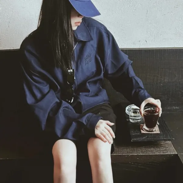【Miumiu公式旗艦店】ミュウミュウ  シャツ ご好評に付き再入荷  250219
