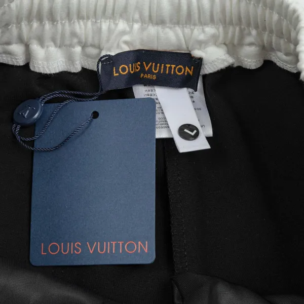 LV【LOUIS VUITTON 公式旗艦店】ルイヴィトン ショートパンツご好評に付き再入荷!250224 LV【LOUIS VUITTON 公式旗艦店】ルイヴィトン ショートパンツご好評に付き再入荷!250224